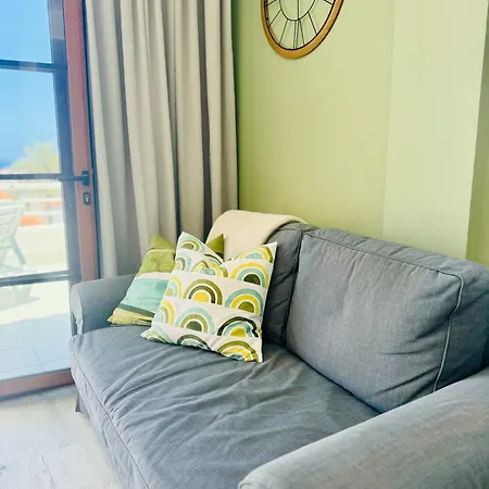 Tranquil Hillside With Oceanview And Pool Apartamento *