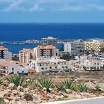 Tranquil Hillside With Oceanview And Pool Apartman